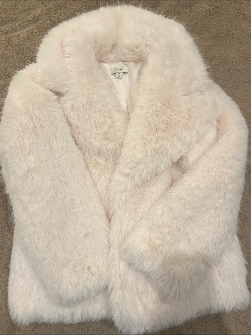 Faux Fur Short Coat - Cream Plush Jacket on 34th Size XS